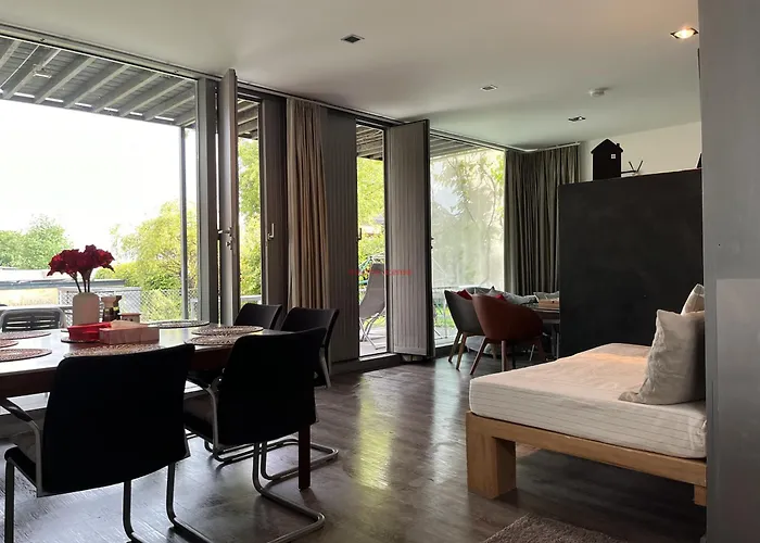 هوليداي هوم إيلزا *