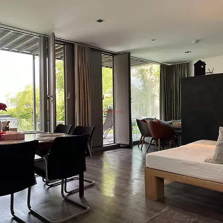 埃尔萨度假屋 *